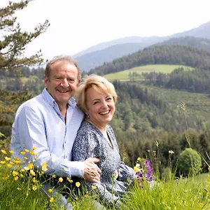 Andre Et Viviane Chatelard - D'hotes Gasthuis Saint-Bonnet-le-Froid